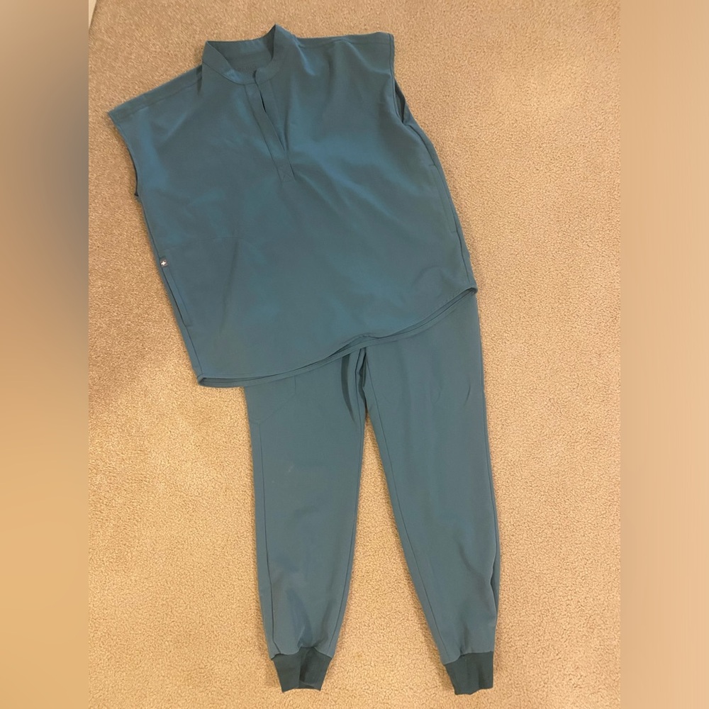 Figs scrubs